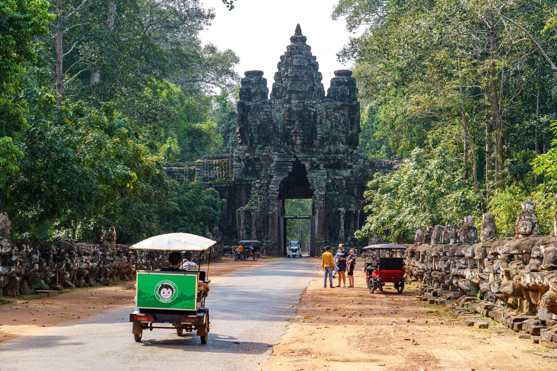 /fm/Files//Pictures/Ido Uploads/Asia/cambodia/All/Angkor Wat - Angkor Tom Gate - SS.jpg
